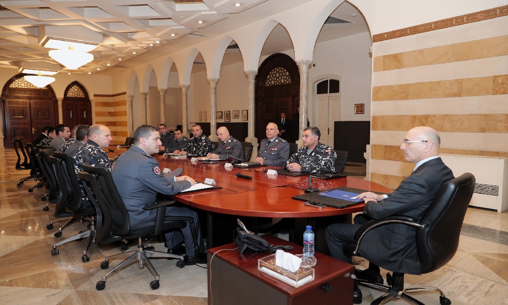 الحجار يترأس اجتماعًا أمنيًا لتشديد ضبط الدراجات النارية