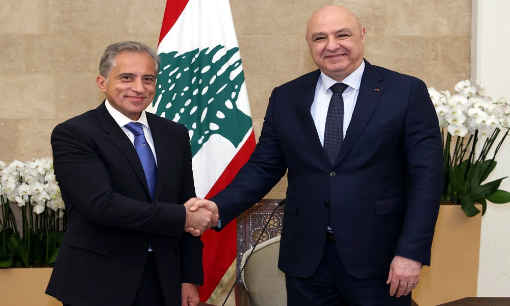 رئيس الحكومة الأردنية التقى عون: نقف إلى جانب لبنان!