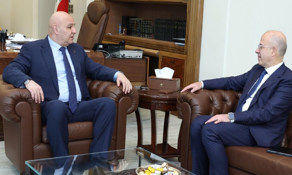 عون ومكي يبحثان تحديث مؤسسات الدولة