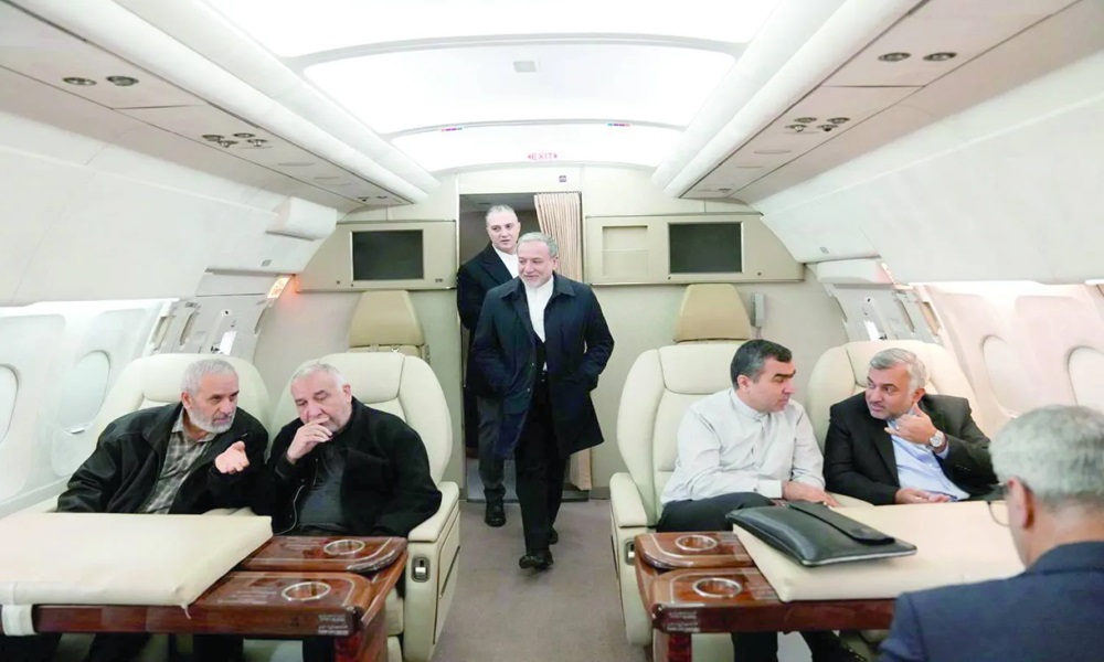 إعادة 4 حقائب يد… هذا ما حصل مع عراقجي في مطار بيروت