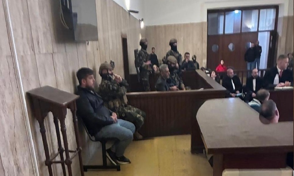 فتح تحقيق بعد تسريب صورة فضل شاكر من قاعة المحكمة