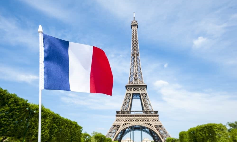 فرنسا تستدعي السفير الإيراني