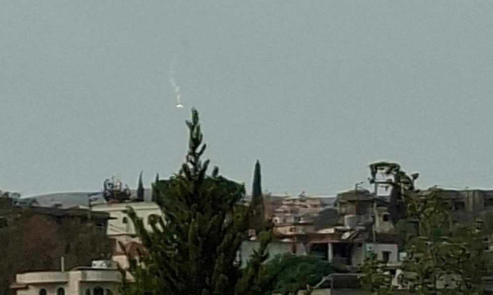 قنبلة مضيئة بإتجاه أطراف بلدة مارون الراس