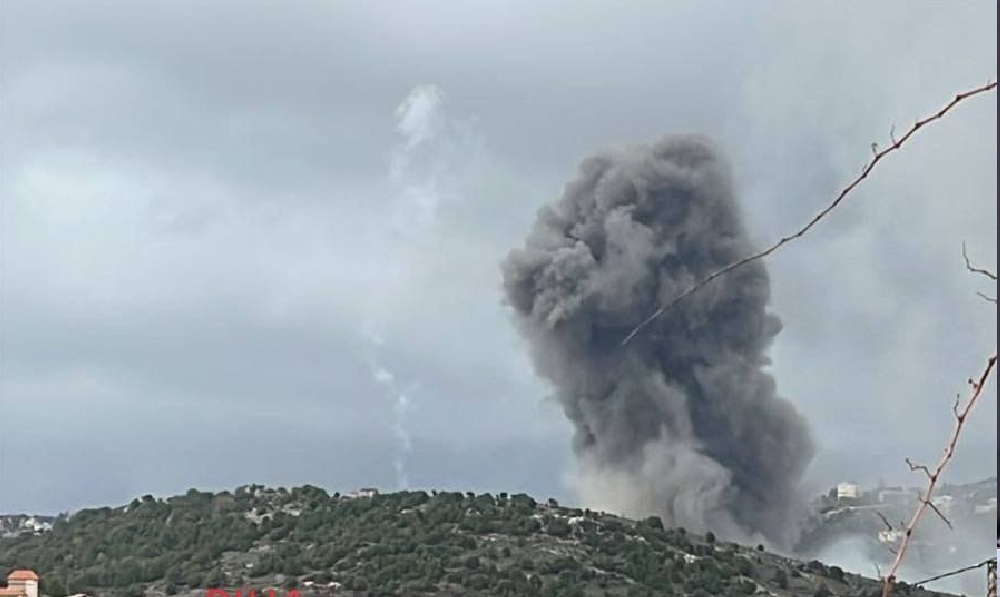 غارات تستهدف مواقع لـ”الحزب” في جنوب لبنان