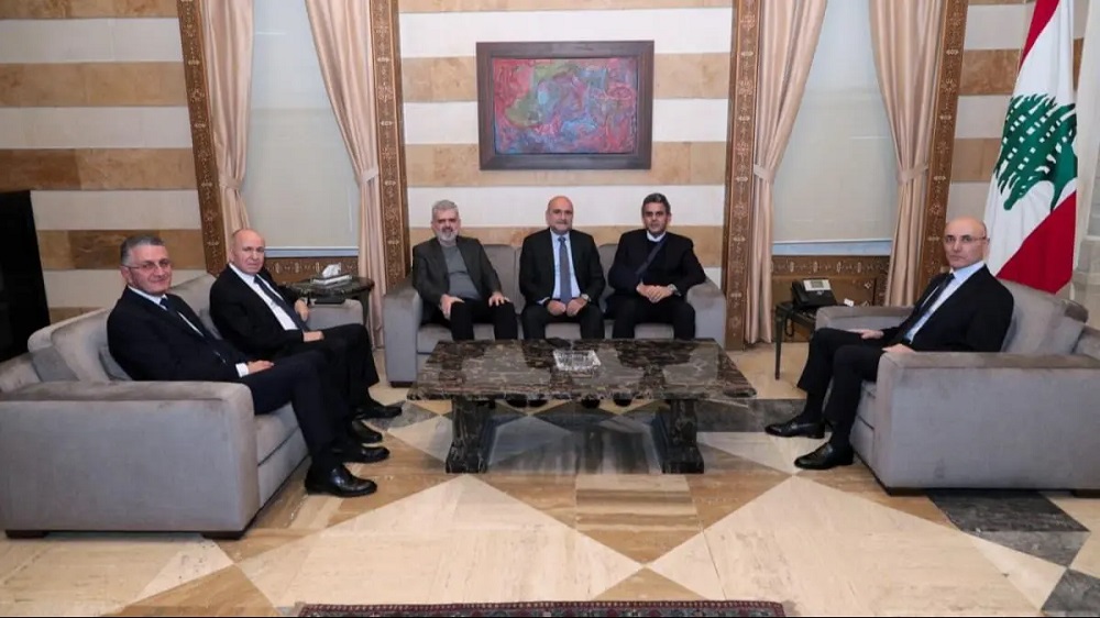 نواب جبيل يناقشون مع الحجار عمل البلديات