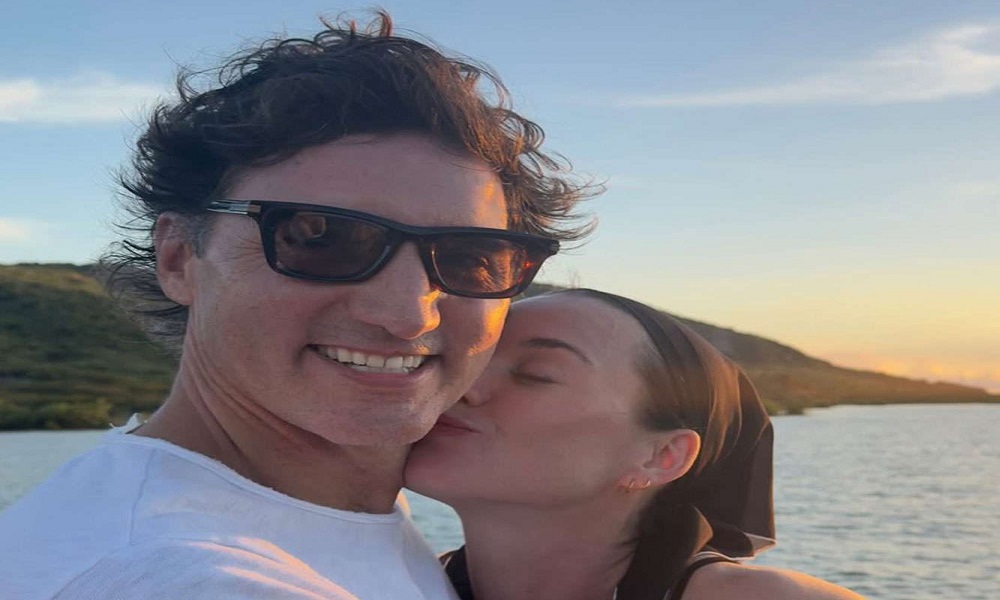 بالصوَر: كاتي بيري توثّق لحظات رومنسية مع جاستن ترودو