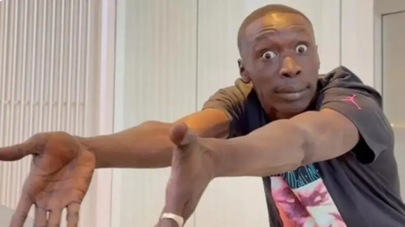 مليار دولار… أشهر تيك توكر في العالم يبيع صورة وجهه