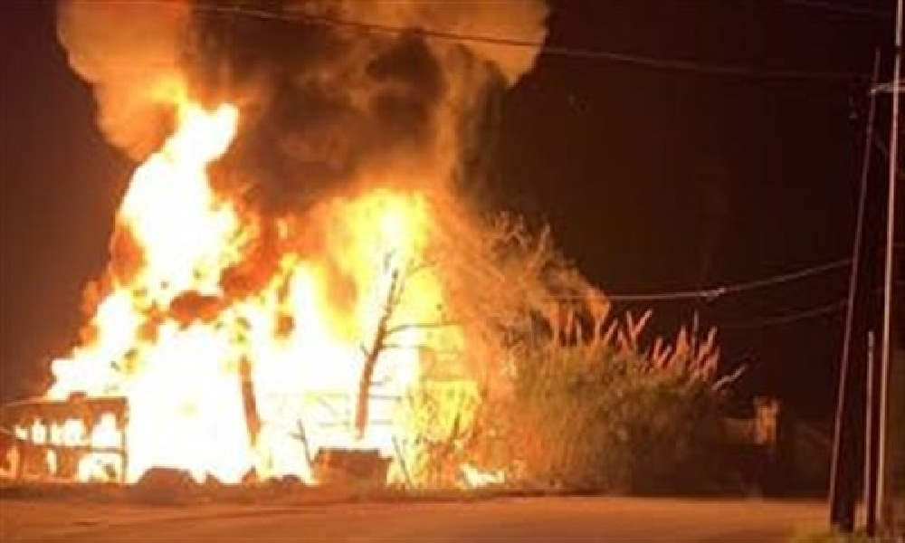 بالفيديو: حريق كبير في مخيم للاجئين السوريين في صور