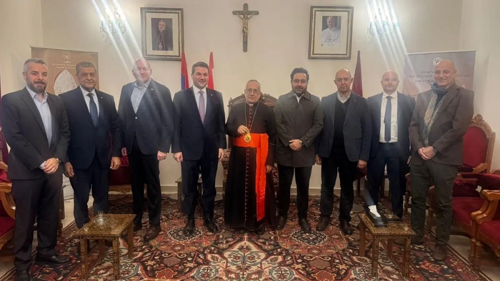 نديم الجميّل يزور ميناسيان بمناسبة الأعياد