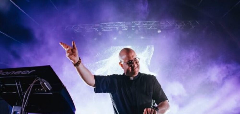 قاضي بيروت يرفض منع حفل الكاهن “Padre Guilherme”