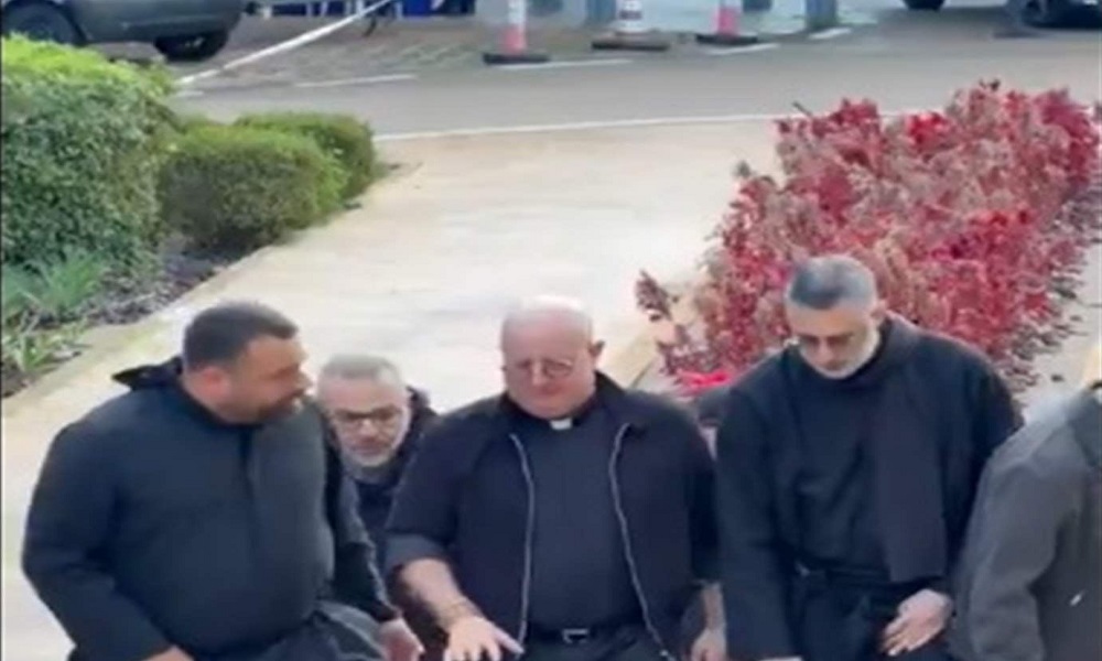 بالفيديو: “Padre Guilherme” يصل إلى الـUSEK