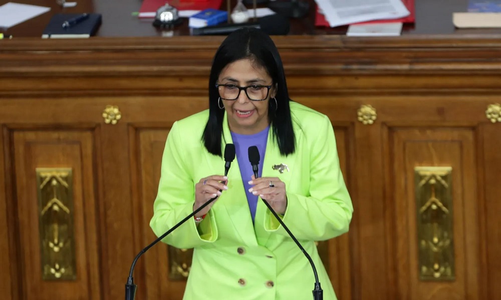 مدير الـCIA يلتقي الرئيسة المؤقتة في كراكاس