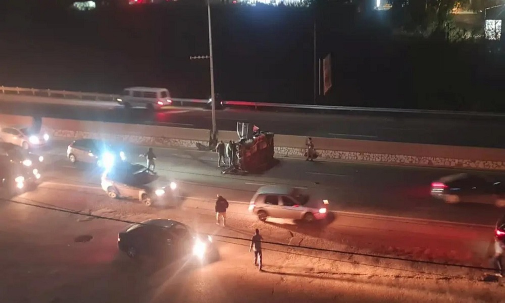 جريحان بحادث سير على أوتوستراد نهر إبراهيم