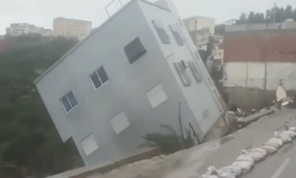 أمطار غزيرة تتسبب في انهيار منزل في المغرب