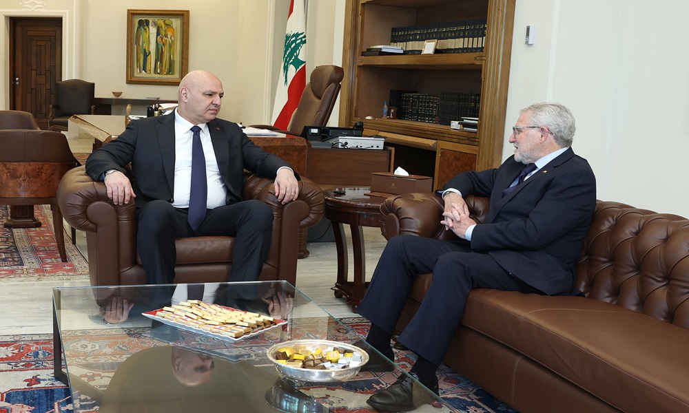 سفير إسبانيا في بعبدا