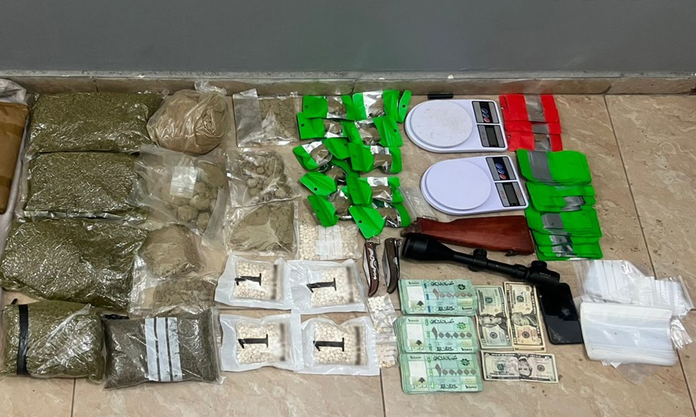 بالصور: ضبط “فان” يُستَخدم معملًا متنقلًا لتصنيع المخدرات