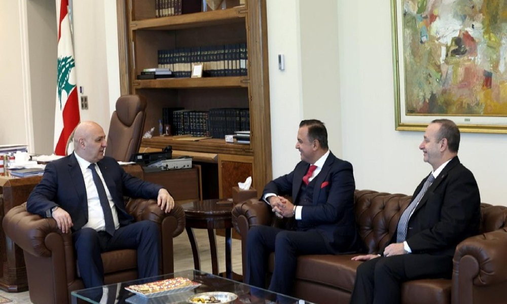 عون عرض مع وزير الصحة في جمهورية لاتفيا للعلاقات الثنائية