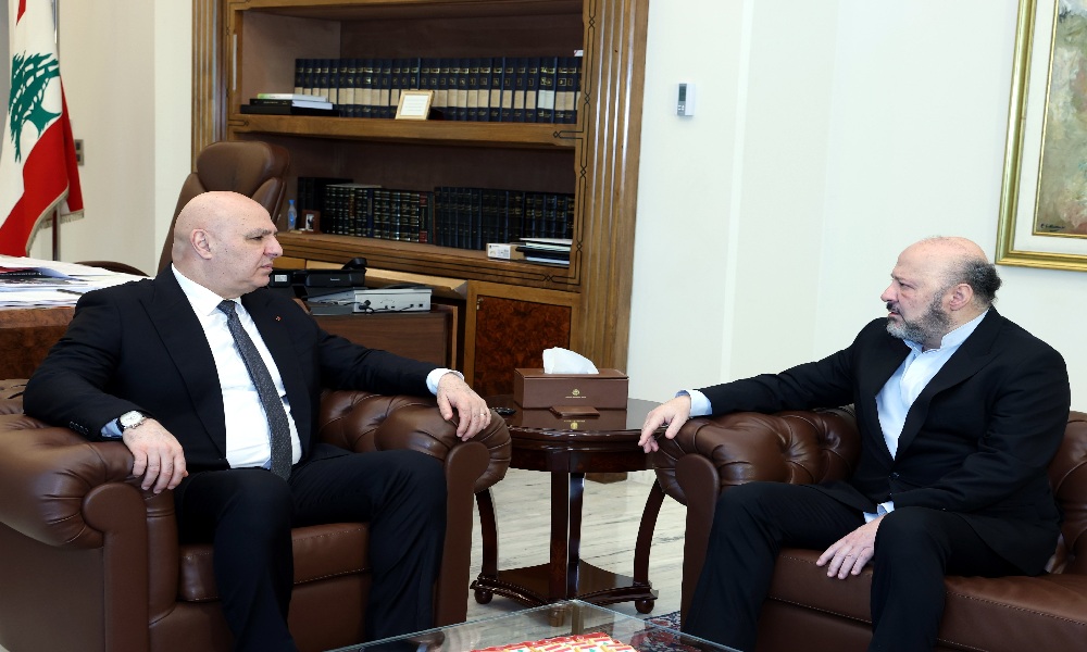 عون يتسلّم من رياشي نتائج زيارة القوات إلى دمشق