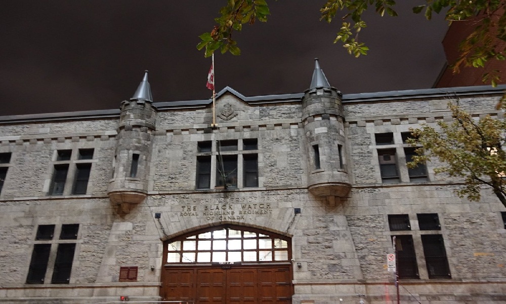 حريق يدّمر كنيسة تاريخية في مونتريال