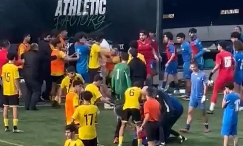 مباراة كرة قدم تتحول إلى إشكال!