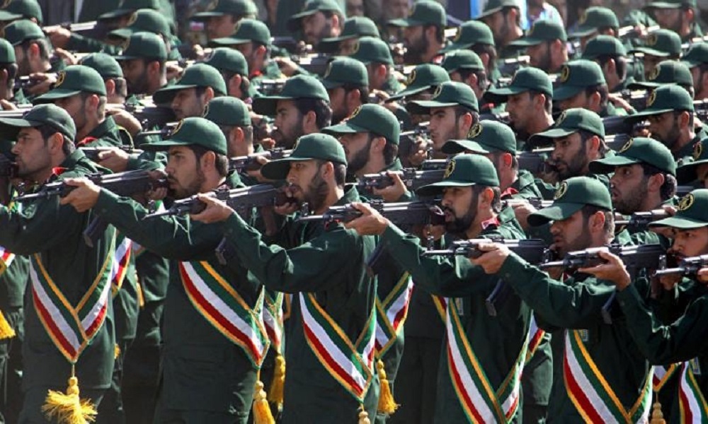 الحرس الثوري الإيراني يحتجز سفينتين في الخليج