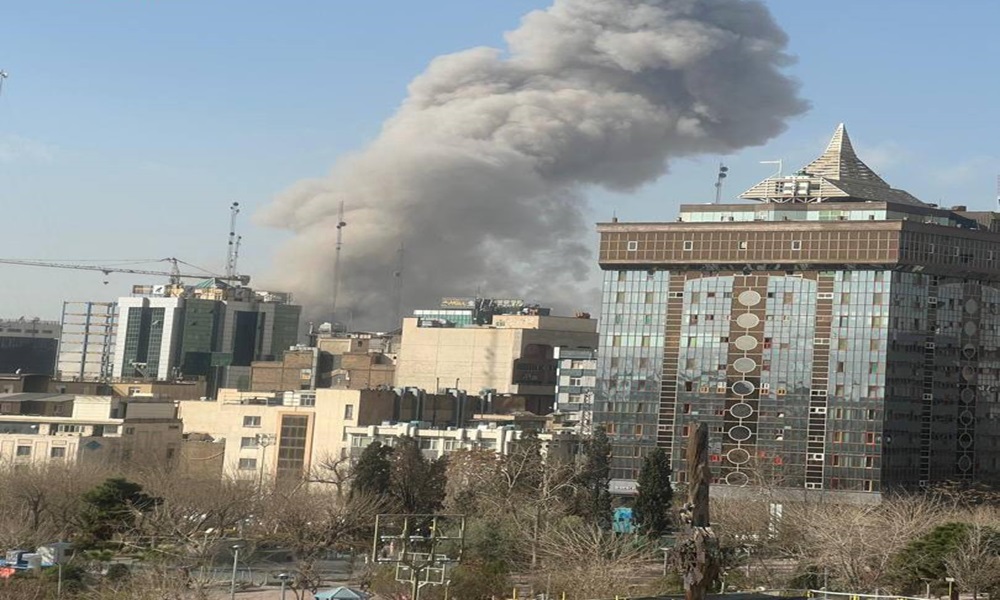 بالفيديو: هجمات إسرائيلية – أميركية على إيران!