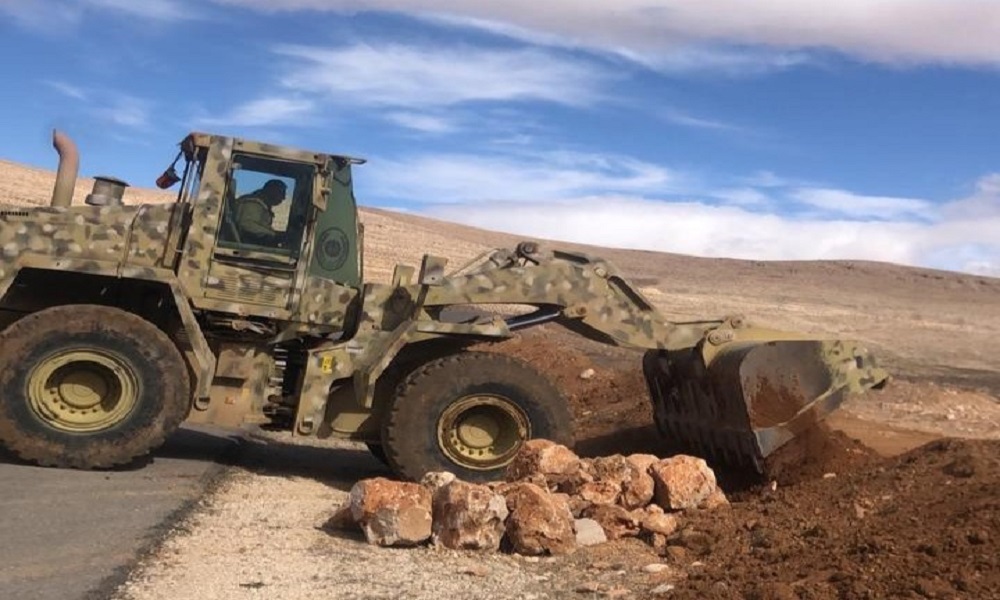 بالصور: الجيش يغلق معابر غير شرعية في البقاع الشمالي