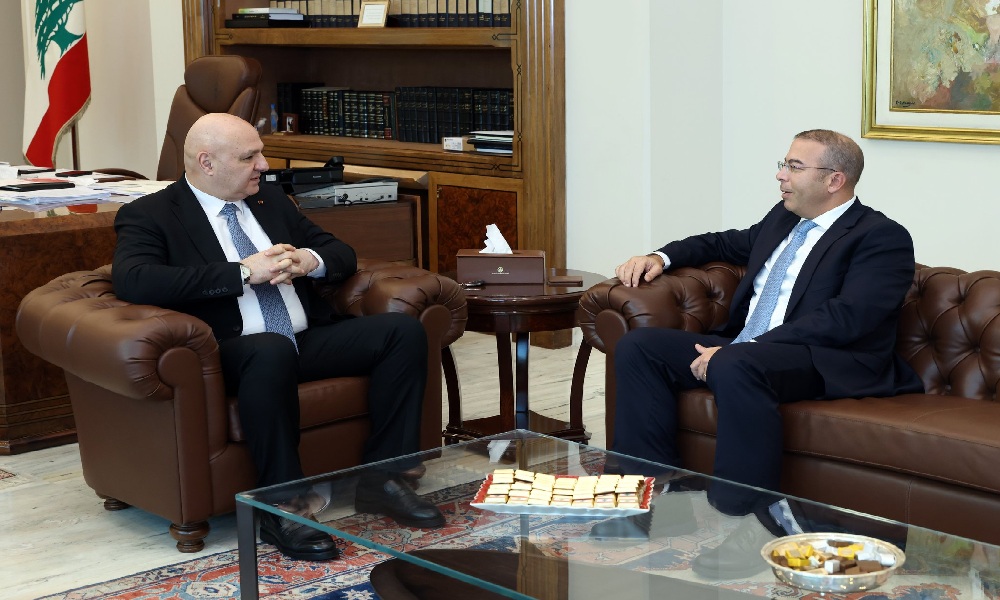 واقع قطاع الخليوي على طاولة عون