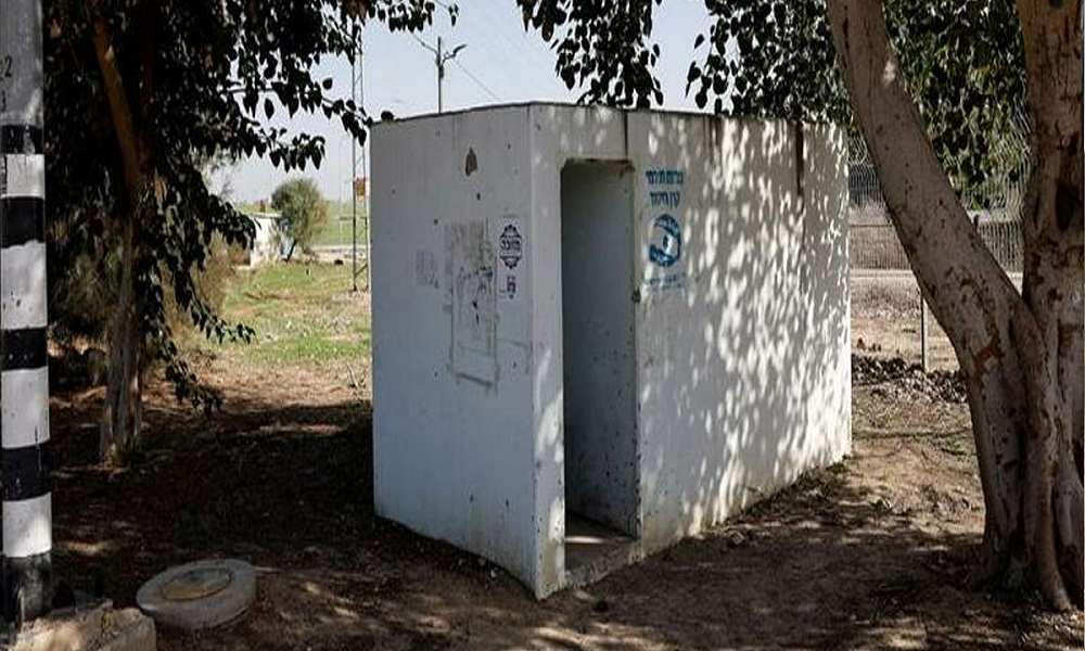 إسرائيل تنقل ملاجئ متنقلة إلى البلدات الحدودية مع لبنان