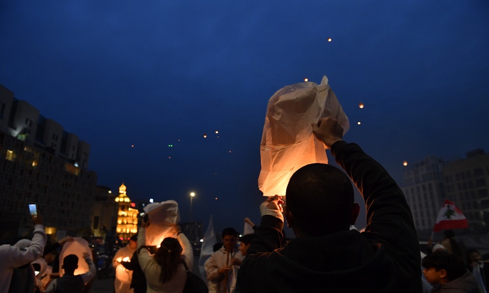 إطلاق 500 منطاد في ساحة الشهداء إحياءً لذكرى الحريري (صوَر)