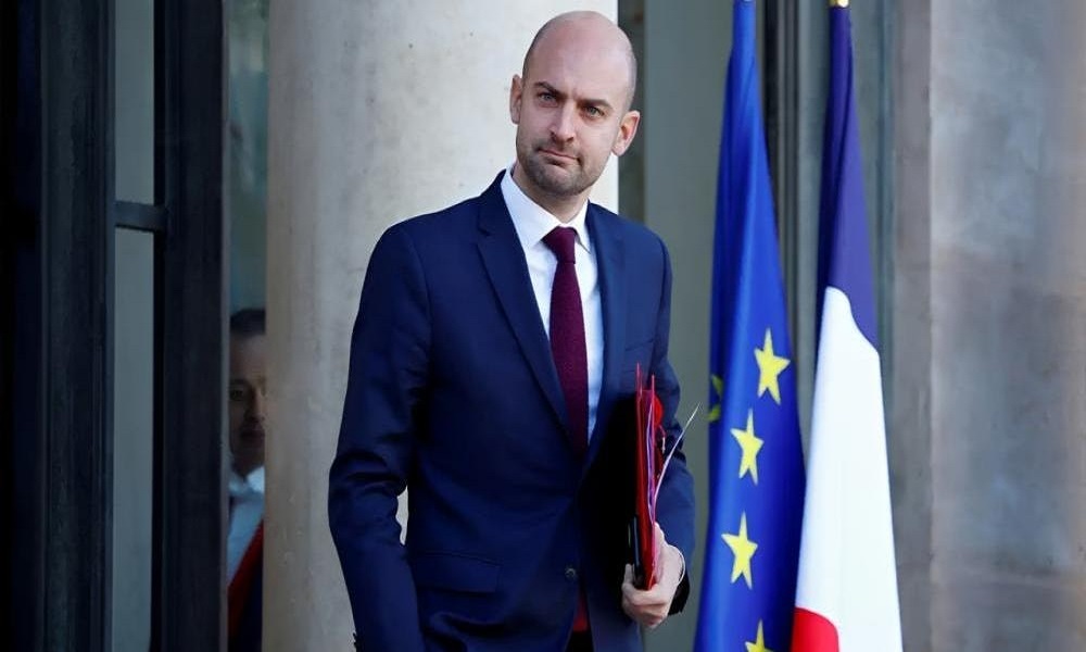 الزيارة الفرنسيّة: لإنقاذ مؤتمر باريس أو باريس؟