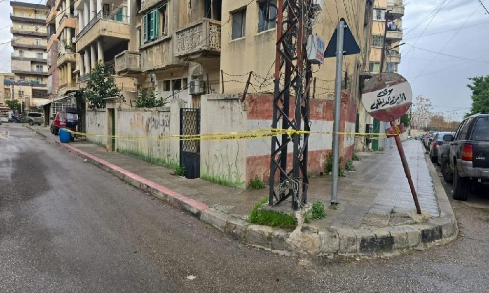 إخلاء منزل في طرابلس.. وسيدة ترفض الخروج!