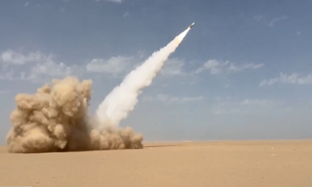 بالفيديو- سابقة قتالية.. واشنطن تستخدم صواريخ “بريزم” بعيدة المدى