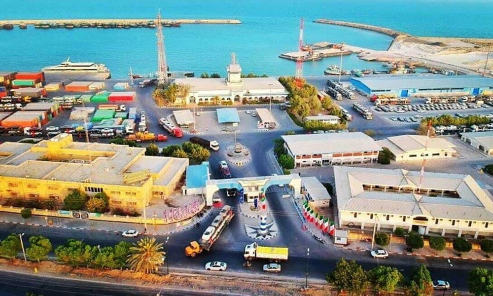 ضربة أميركية إسرائيلية تستهدف ميناء بندر لنجة في إيران