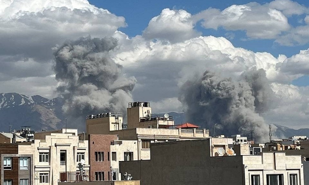 بالصور: غارات إسرائيلية عنيفة على طهران