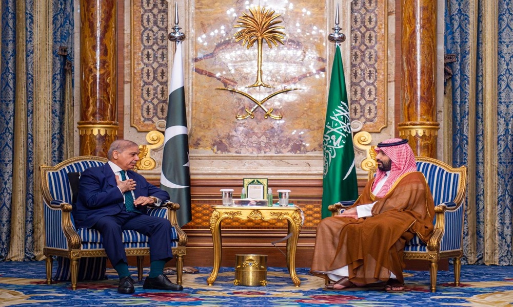 رئيس وزراء باكستان في السعودية… ولقاء مع بن سلمان