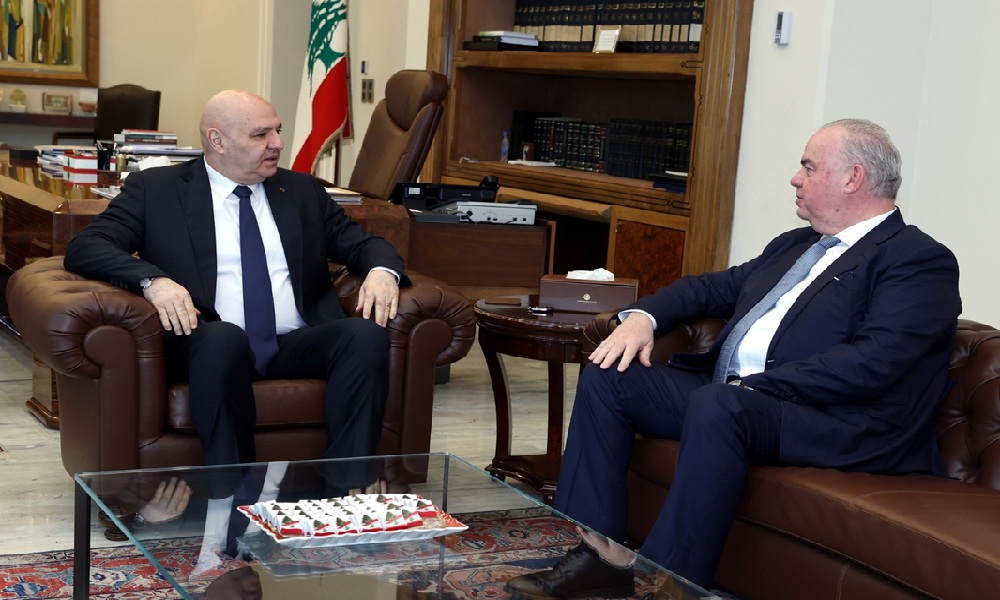 شارل الحاج: العمل لإعادة الاتصالات إلى الجنوب