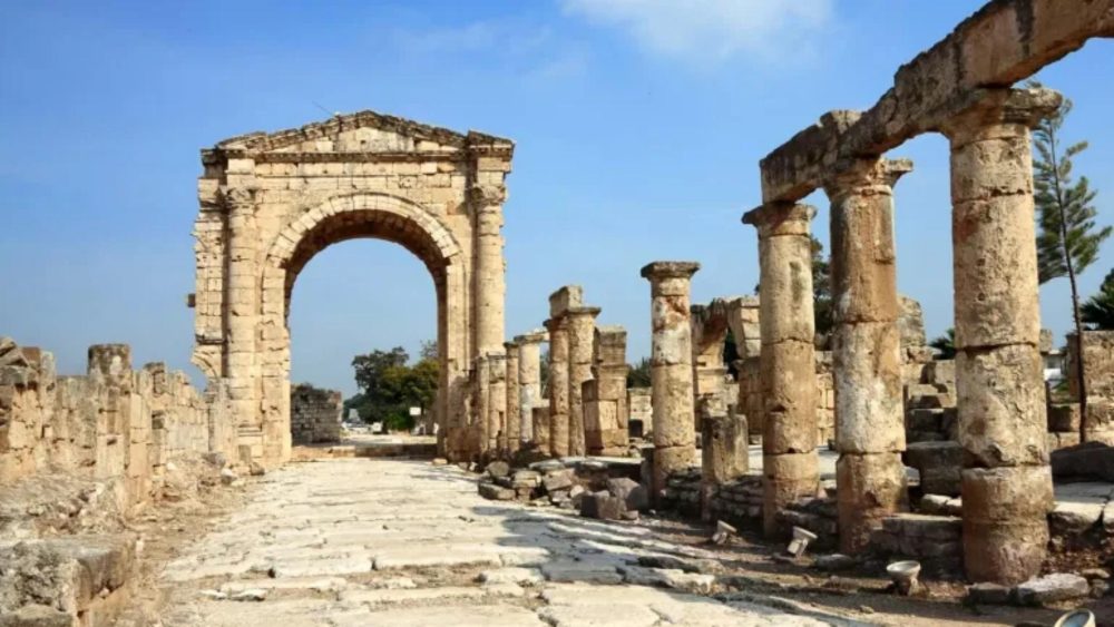 مناشدة لحماية معالم صور السياحيّة