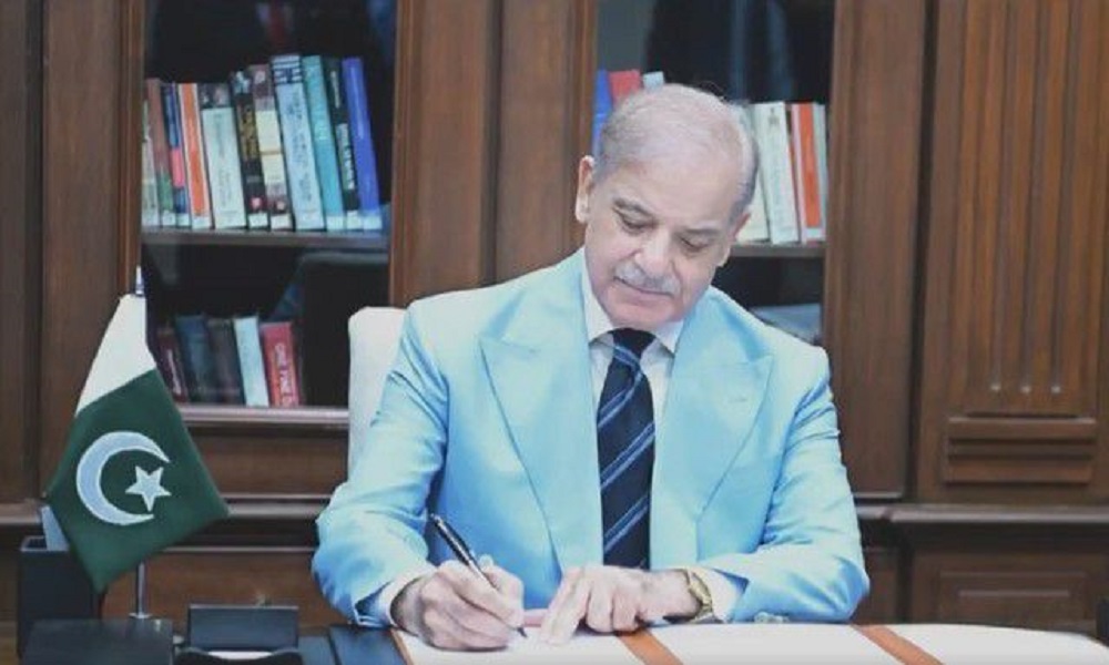 رئيس وزراء باكستان يوقع على مذكرة التفاهم بين أميركا وإيران