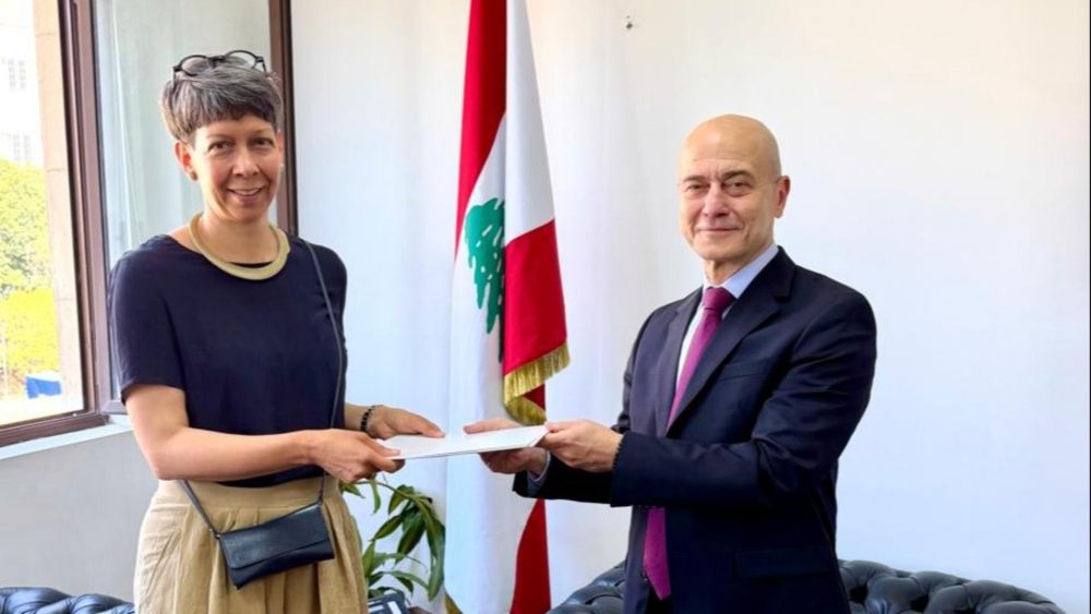 عيسى يتسلّم أوراق اعتماد سفيرة سويسرا الجديدة