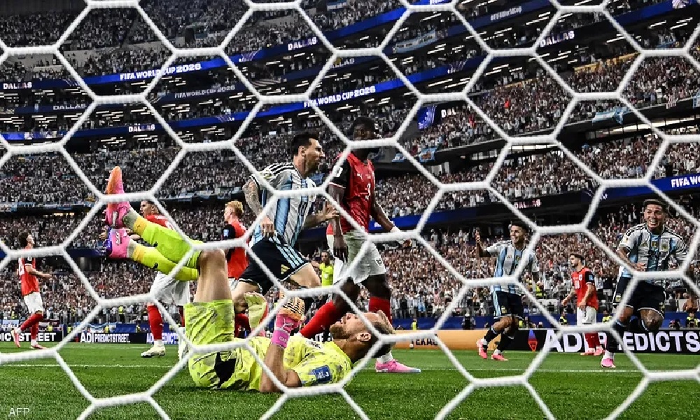 الأرجنتين إلى دور الـ32 بثنائية قياسية للأسطورة ميسي
