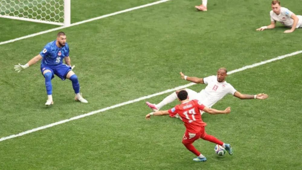 سويسرا وكندا إلى دور الـ32 من كأس العالم