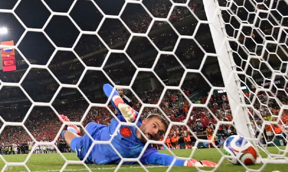 المغرب يتخطى هولندا ويتأهل إلى دور الـ16