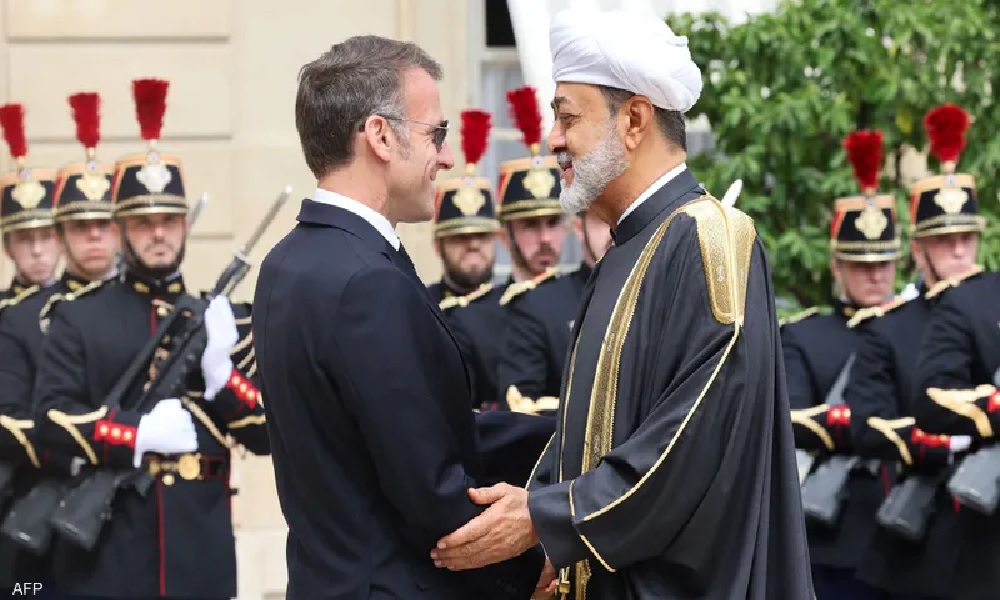 عمان وفرنسا تشددان على حرية الملاحة في هرمز