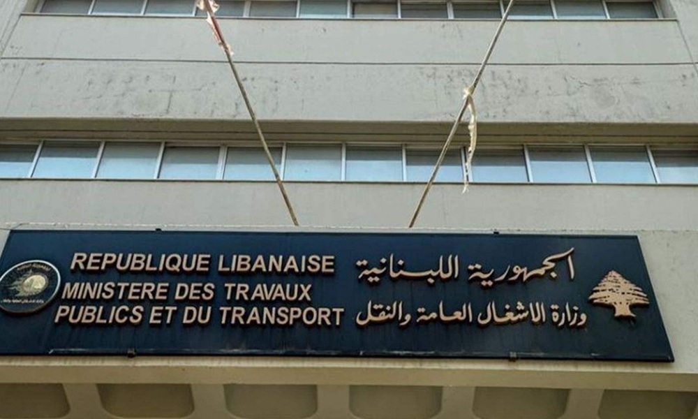 الأشغال: أعمال تزفيت وصيانة للحفر على الأوتوستراد الساحلي