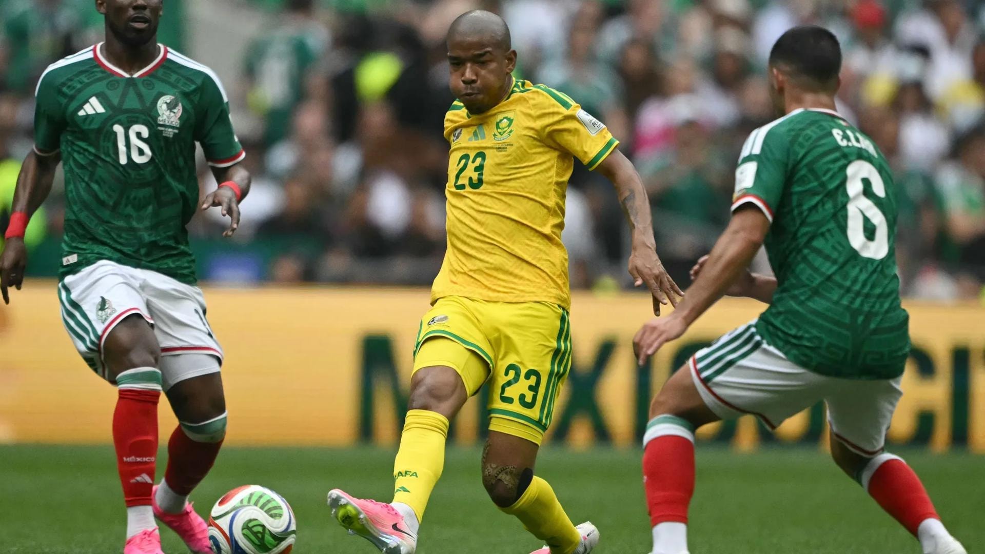 وفاة لاعب بعد أيام من مشاركته بالمونديال!