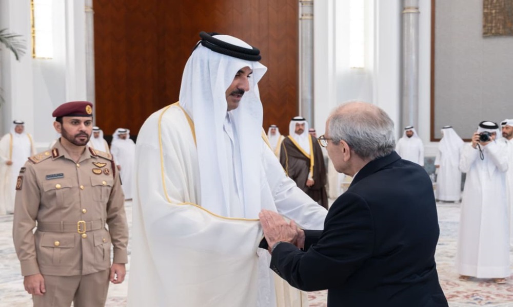 سلام قدّم التعازي للشيخ تميم بوفاة الأمير الوالد