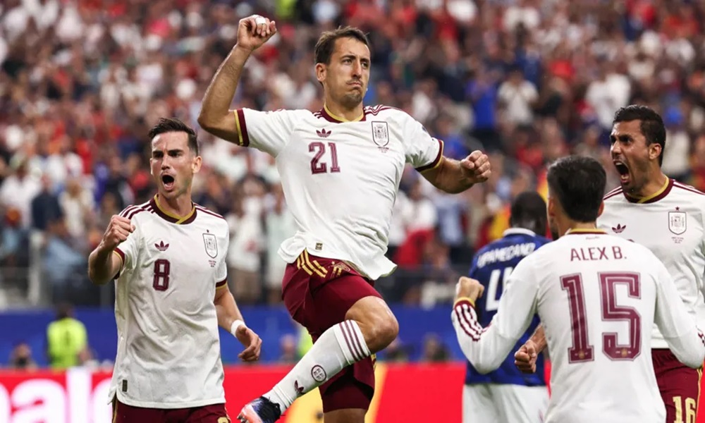 إسبانيا تتأهل إلى نهائي كأس العالم