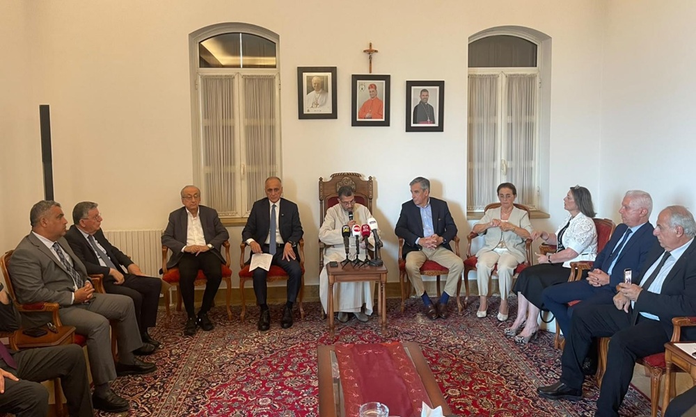 فرانسوا فيون يلتقي رؤساء بلديات القرى الجنوبية الحدودية
