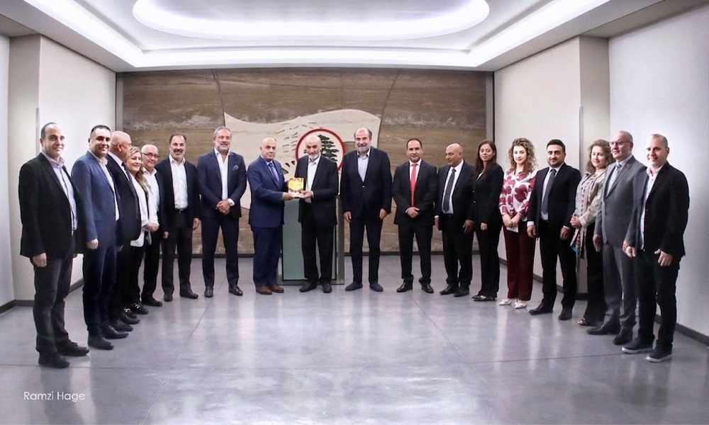 جعجع: دعم الصناعيين يجب أن يكون من أولويات الدولة